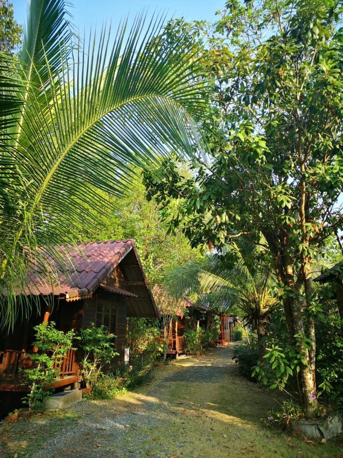Suchanaree@Laemngop Trat Buitenkant foto