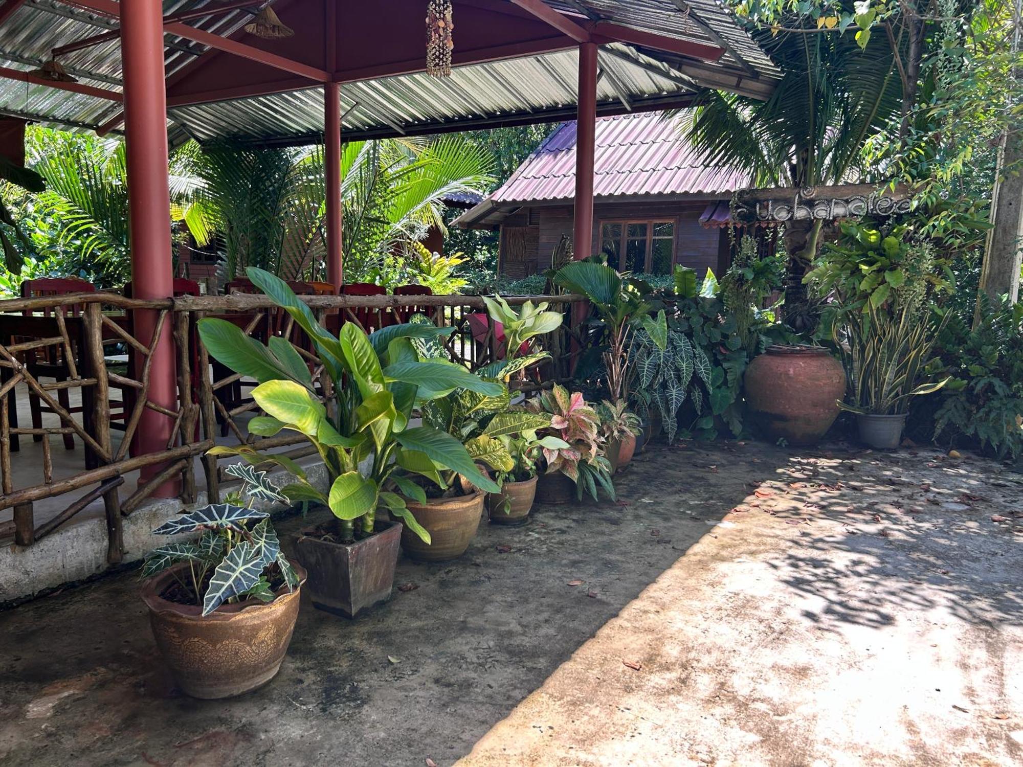 Suchanaree@Laemngop Trat Buitenkant foto